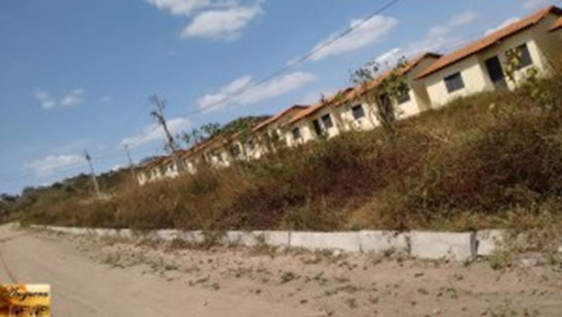 Casas abandonadas em Anguera 