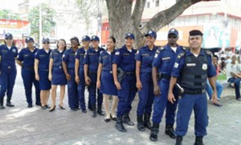 Guardas fazem homenagem ao Dia Internacional da Mulher 