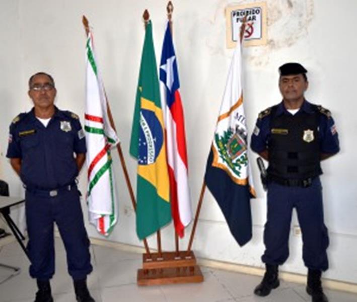 Comndante Ailton (a direita) e o subcomandante Arivaldo Rangel